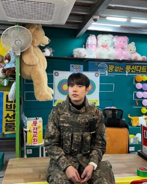 Ji Min-hyuk Instagram - Behind.
#dutyafterschool 
#조영신