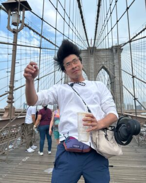 Jia-Bo Jhong Instagram - 提供一些拍照pose給大家
如果喜歡的話
之後再開一系列課程
然後收費
收很多錢！！！