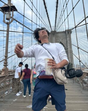 Jia-Bo Jhong Instagram - 提供一些拍照pose給大家
如果喜歡的話
之後再開一系列課程
然後收費
收很多錢！！！