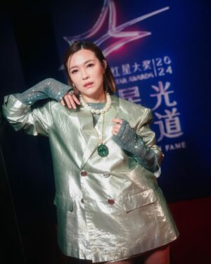 Jia Hui Siau Instagram - Took a risk, and it worked! 🥰 

Thank you @misterkovit for having so much confidence in me to carry the look! 

Also, I’m probably the first female artiste to wear crocs on the red carpet? 🤣 Limited edition Simone Rocha x Crocs right off Paris Fashion week SS24 n I LLOOVVEE it!

1, 2, 3, 4, 5 - which pic is your fav? I can’t decide btw ✌🏻or👌🏻!

Styling | @misterkovit 
Outfit | @moral_____ofthestory 
Shoes | @crocs.sg 
Accessories | @swarovski 
Makeup | @themakeuproom_sg #JyueHuey
Hair | @salonvimstylehouse @sv_priscillialoo 
Face/Body | @nu.reflections @nu.reflectionsmedical
Photo | @cweijieeee

@yes933 @the_celebrityagency #StarAwards2024 #红星大奖2024 #mediacorpStarAwards2024