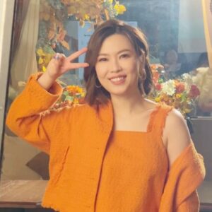 Jia Hui Siau Instagram - Our brand-new @yes933 TVC/MV is out! 🥳Sharing some behind-the-scenes here!

1) ❤️-ing this look! 
2) My fav shot is actually this! Can you guess why? 😝
3) 竟然 back 最美～ I guess my Pilates & gym efforts paid off!
4) 唱跳歌手～ FAIL~ 😒
5) In sync with @tingfong17 🙌🏼 Got chemistry??
6) 其实没默契～
7) gek-seh 一下！