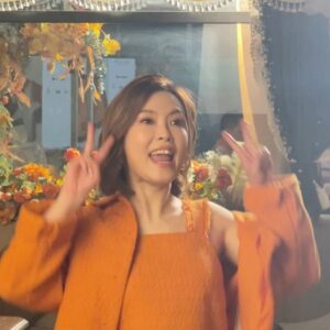 Jia Hui Siau Instagram - Our brand-new @yes933 TVC/MV is out! 🥳Sharing some behind-the-scenes here!

1) ❤️-ing this look! 
2) My fav shot is actually this! Can you guess why? 😝
3) 竟然 back 最美～ I guess my Pilates & gym efforts paid off!
4) 唱跳歌手～ FAIL~ 😒
5) In sync with @tingfong17 🙌🏼 Got chemistry??
6) 其实没默契～
7) gek-seh 一下！