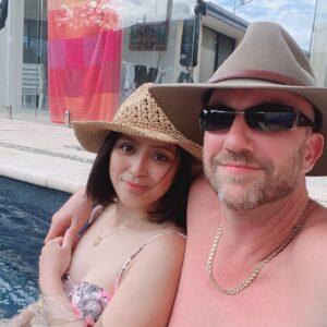Jill Carissa Instagram - I’m so lucky and MORE THAN BLESSED to be loved by this 2 human being.. who always encourage me to achieve my dreams❤️❤️.. may 2022 brings joy to all my friends!! Stay safe and healthy.. GOD BLESS YOU ALL and HAPPY NEW YEAR🎉🎉🎉