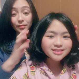 Jill Carissa Instagram - Hey kmu!! Selamat malam minggu!! Saya pacaran sama laptop dulu🙄🙄 #tugasnumpuk #semangat #malamminggukelabu #nursing #perjuangan #perjuanganbelumselesai #sebentarlagi