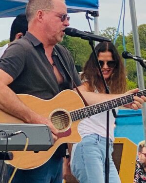 Jill Hennessy Instagram - One minute you’re eating pizza @sandboxatseastreak & the next, you’re singing & dancing onstage with showman extraordinaire @briankirkandthejirks & his killer band…great warmup for @fulfill_nj show THIS THURSDAY #shoretorockhunger @basiecenter ❤️👍🏽#newjersey - THANK YOU @jujubrooklyn & John for a great time & these photos!!!