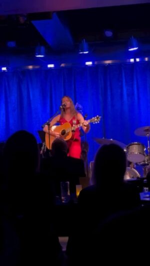 Jill Hennessy Instagram - BIG LOVE to the indomitable @susiemosher & every fabulous artist who came to play #thelineupwithsusiemosher @birdlandjazz . Lotta @sagaftra love in the room with @sue__berch @junsuenaganyc & thank you @roberta.thompson.nyc for the video!
Killer set with @thedanband (I laughed til I cried) @kateshindle @thejaneseaman @ash_parker6 @mamasboys_ny & the masterful work of @l4hoyt …BRAVI!!!