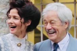 Jill Hennessy Instagram - Enormous loss of a Canadian treasure, cinematic legend, true gentleman & joyous friend…farewell & much love to you, Leah & all your loved ones. #ripgordonpinsent #gordonpinsent #canada #newfoundland #stephenleacock @cbc #sunshinesketchesofalittletown #sunshinesketches ❤️🙏🏽