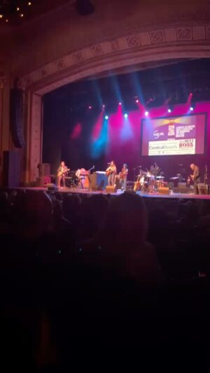 Jill Hennessy Instagram - #foursmallhands with @johnconte6 @jeffkazee @gesmithmusic @billynorrismusic & Sean Pelton @basiecenter #shoretorockhunger for @fulfill_nj 👍🏽