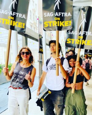 Jill Hennessy Instagram - Honored to have Marco & Dom supporting @sagaftra @wgastrikeunite THANK YOU!! ❤️🙏🏽 #sagaftra #sagaftrastrong #wgastrong #skaterboy 👍🏽