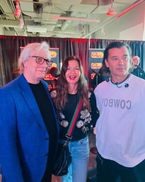 Jill Hennessy Instagram - Joyous celebration of Jim KERR’s 50th anniversary on air(longest running, on-air, morning NY radio host EVAH!!) with Jim & the legendary @gavinrossdale @bush @empirestatebldg … @q1043 & INCREDIBLE anniversary cakes by the always lovely Gerard & his son @fiorellodolce ❤️👏 #gavinrossdale #jimkerr