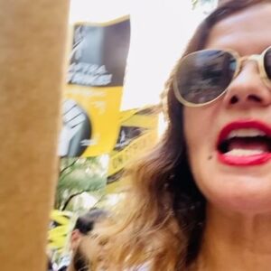Jill Hennessy Instagram - Huge turnout at 30 Rock for @sagaftra & @wemoveny - THANK YOU #sagaftra captains, drummers, amazing #twu members et al!!! #sagaftrastrong #unionstrong @sueberch @mybigfatmouth @holderelizabeth @wemoveny