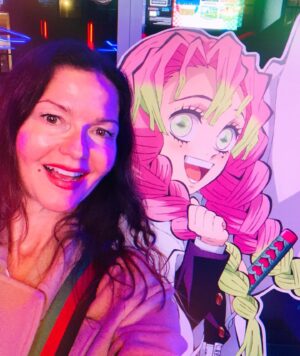 Jill Hennessy Instagram - I must shout thanks & praise to the teams at @ufotable_inc @aniplexusa & @regalunionsquare for the warm embrace given to fans at the #demonslayer #demonslayerkimetsunoyaiba #nyc premiere…& then to have the great #natsukihanae & #hiroshimono introduce the screening - UTTERLY JOYOUS!!! ARIGATO!!! @ella.overton @demonslayer_hc #anime #tanjiro #zenitsu #mitsurikanroji #nezuko ❤️
