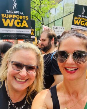 Jill Hennessy Instagram - With friend & filmmaker @holderelizabeth standing with some incredible folks who keep SO MANY of us working by virtue of their formidable artistry…& deserve #fairwages . #supportwriters #wgastrong @wgaeast @wgawest #writersstrike #sagaftramembers