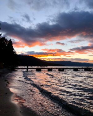 Jill Shalvis Instagram - There’s no place like home. ❤️ #laketahoe #sunrise #themountainsarecallingandimustgo #homesweethome