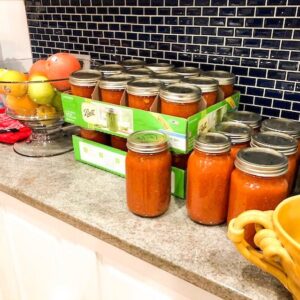 Jim Cramer Instagram - Super sauce Saturday was a success! 🍅🍅
.
.
.
.
.
.
.
#garden #fresh #cooking