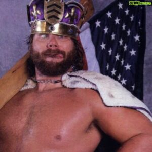 Jim Duggan Instagram - The KING of the #WWE!

35 years ago in 1989! 👍👑

#WWERaw