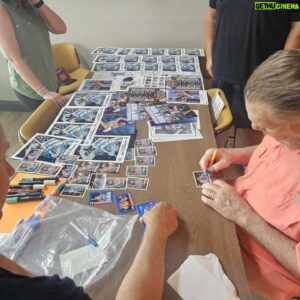 Jim Duggan Instagram - A private signing before the @lakeshore_chinooks game!

@duggandebra