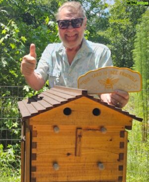 Jim Duggan Instagram - I am looking for someone in the Lugoff, #SouthCarolina area that can give me a hand introducing honey bees into my free flow bee hive. 🐝 

Please contact me at 
hacksawshive@gmail.com