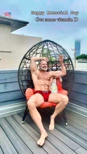 Jim Newman Instagram - Hope you have a beautiful sunny Memorial Day. Thank you service men and women who including my Dad ans Uncles an two Aunts l :) #memorialday #servicemen #freedomisfragile #vote #equalityforall #womensrights