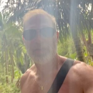 Jim Newman Instagram - Daddy had a few beach mojitos  it gonna lie !