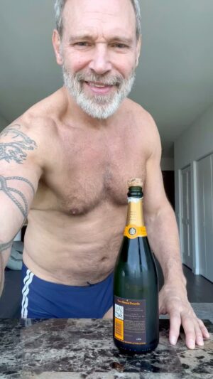 Jim Newman Instagram - Good Bye Chicago! You were a great red carpet to my 60th B’day. We’ll be back! #chicago #60 #mammamia