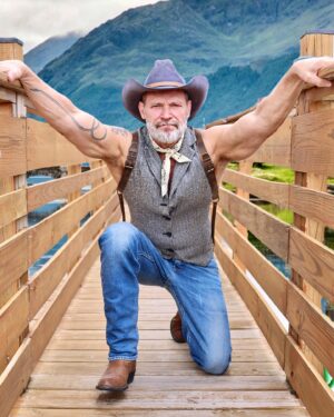 Jim Newman Instagram - Yeeeeee Haw! #cowboy #yeehaw #bamaboy @luymer_photography
