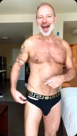 Jim Newman Instagram - Don’t you hate when your softest favorite under rips. Dilemma! #briefs #ripped #dangit