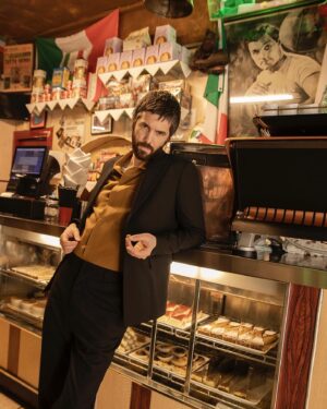 Jim Sturgess Instagram - @foxesmagazine OUT NOW 

Talking about films,  my music project @king_curious_music and superhero’s 

Pics by @wanda_martin
