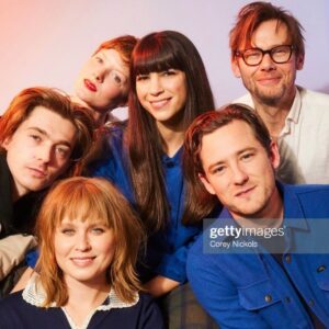 Jimmi Simpson Instagram - So much love in this film fam. W/D @laurelparm ‘s gorgeous feature debut  #TheStarlingGirl premiered at #sundance this weekend to rave reviews. #ElizaScanlen IS a revelation along with Laurel herself. The entire cast and crew poured their hearts into this film. Which was brought to fruition by the hard work of a group of women called @pinkypromisefilms I couldn’t feel luckier to know every one of these people. Can’t wait for you all to see.❤️ 
📸 @annapocarophoto 
📸 @unicornfightclub