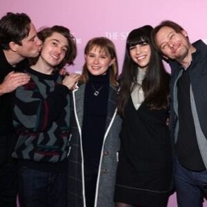 Jimmi Simpson Instagram - So much love in this film fam. W/D @laurelparm ‘s gorgeous feature debut  #TheStarlingGirl premiered at #sundance this weekend to rave reviews. #ElizaScanlen IS a revelation along with Laurel herself. The entire cast and crew poured their hearts into this film. Which was brought to fruition by the hard work of a group of women called @pinkypromisefilms I couldn’t feel luckier to know every one of these people. Can’t wait for you all to see.❤️ 
📸 @annapocarophoto 
📸 @unicornfightclub