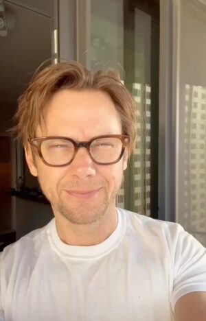 Jimmi Simpson Instagram - #VOTE to save the world tomorrow, America. Please?