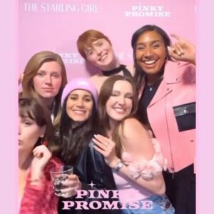 Jimmi Simpson Instagram - So much love in this film fam. W/D @laurelparm ‘s gorgeous feature debut  #TheStarlingGirl premiered at #sundance this weekend to rave reviews. #ElizaScanlen IS a revelation along with Laurel herself. The entire cast and crew poured their hearts into this film. Which was brought to fruition by the hard work of a group of women called @pinkypromisefilms I couldn’t feel luckier to know every one of these people. Can’t wait for you all to see.❤️ 
📸 @annapocarophoto 
📸 @unicornfightclub