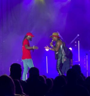 Jimmie Allen Instagram - Me and bro @george_downing25  at #BettieJamesFest 2022.  Was great to sing together again! 
#LifeOutHere