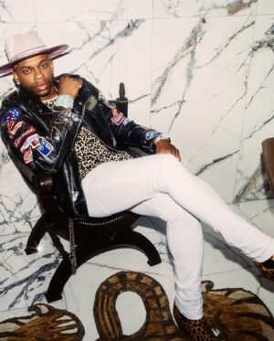 Jimmie Allen Instagram - I remember years ago I told my father I would love to be on the cover of @billboard Magazine. It happened  I wish he was here to see it. 
Thank you taking time with me to write this piece @morningglowmellie Y’all go grab a copy. 🤙🏽

📸 @ericryananderson 
Stylist @luxomatic 
Groomer: @bluartistry