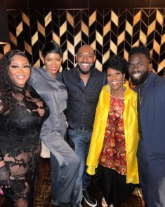 Jimmy Akingbola Instagram - Hey @willsmith your spirit was with us last night. We had a proper NYC #PerfectFind moment… 

At the #PerfectFind Premiere we found @janethubertorginal aka Aunt Viv. And we hugged, cried and celebrated each other like the one big @belairpeacock @freshprince family that we are. 🖤👏🏾👑

Big congratulations, thanks and love to man like @producertommy 🙏🏾. Tune in and watch his movie Perfect Find on @netflix June 23rd.

#tribeca2023 #belairpeacock #thefreshprinceofbelair #auntviv #family #willsmith janethubertformyfanspage