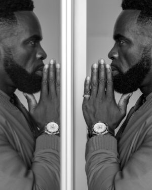 Jimmy Akingbola Instagram - It’s a @breitling ting and a london ting!

Great Night & Vibes. Thank you @breitling ⌚️

#LondonSummer #BlackAndWhite #Breitling #BreitlingKnightsbridge 

📷: @loxphoto
