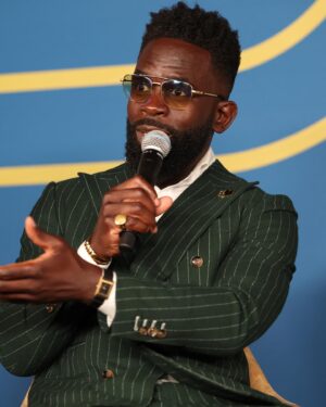 Jimmy Akingbola Instagram - Manifesting Emmys for our show #BelAir 

At the @nbcuniversal FYC House. 

Suit: @garconcouture 
Hair: @groomcity 
Jewelry: @umutoniofficial 
Glasses: @overlookframes 
Watch: @gucci 
Stylist: @inisikpe 
Show: @belairpeacock 

#emmys #fyc #event #belairpeacock #banksfamily #blackexcellence #geoffrey #season2 #vote #lovemyjob

📸: @richpolk