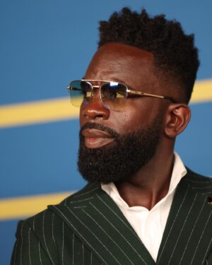 Jimmy Akingbola Instagram - Manifesting Emmys for our show #BelAir 

At the @nbcuniversal FYC House. 

Suit: @garconcouture 
Hair: @groomcity 
Jewelry: @umutoniofficial 
Glasses: @overlookframes 
Watch: @gucci 
Stylist: @inisikpe 
Show: @belairpeacock 

#emmys #fyc #event #belairpeacock #banksfamily #blackexcellence #geoffrey #season2 #vote #lovemyjob

📸: @richpolk