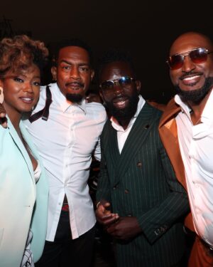 Jimmy Akingbola Instagram - Manifesting Emmys for our show #BelAir 

At the @nbcuniversal FYC House. 

Suit: @garconcouture 
Hair: @groomcity 
Jewelry: @umutoniofficial 
Glasses: @overlookframes 
Watch: @gucci 
Stylist: @inisikpe 
Show: @belairpeacock 

#emmys #fyc #event #belairpeacock #banksfamily #blackexcellence #geoffrey #season2 #vote #lovemyjob

📸: @richpolk