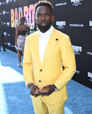 Jimmy Akingbola Instagram - Beautiful @westbrook Family Vibes at the #BadBoys: Ride Or Die LA Premiere.

The @badboys 4 movie lands in theatre’s from June 7th. And @belairpeacock season 3 is out on 15th August. Enjoy the ride.. It’s summertime! 

Suit: @garconcouture 
Stylist: @inisikpe 
Barber: @hollywoodcuttzllc 

👑 @willsmith 👑 @martinlawrence 👏🏾✊🏾🔥