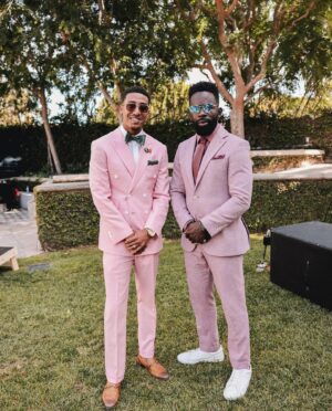 Jimmy Akingbola Instagram - About last Saturday…

#WRDerbySoiree 

The @blackmenswear @woodfordreserve family. 

Photos by: @stephonlatham 

#joy #happiness #gratitude #livelife #throwbacksaturday #doyourthing #pink