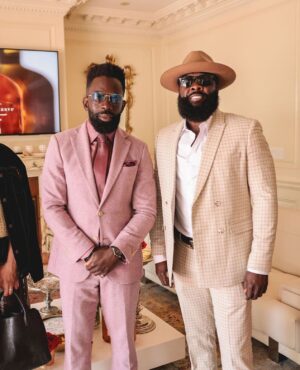Jimmy Akingbola Instagram - About last Saturday…

#WRDerbySoiree 

The @blackmenswear @woodfordreserve family. 

Photos by: @stephonlatham 

#joy #happiness #gratitude #livelife #throwbacksaturday #doyourthing #pink