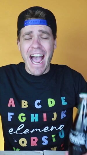 Jimmy Álvarez Instagram - La manera correcta de servir refresco?