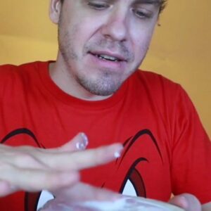 Jimmy Álvarez Instagram - Puse a prueba si es verdad esto #diy #pongamosloaprueba #curioso