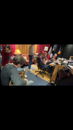 Jimmy Buffett Instagram - 🫧#bubblesup🫧
Watching Jimmy & the band getting ready to lay down the song that hits us all.
Nashville’s BlackBird Studios Jan ‘23
@will_kimbrough 🎸🎵