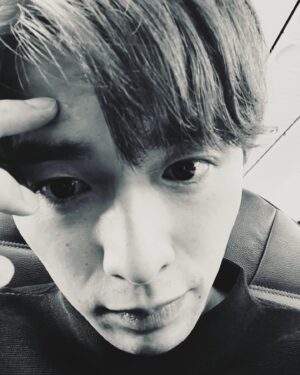 Jin Shirasu Instagram - おはようございます。
お祝いのお言葉ありがとうございます。
これからも頑張っていきますよー✊
熊本行ってきまーす。