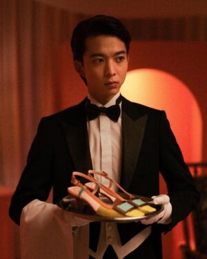 Jin Suzuki Instagram - .

@rogervivier @gherardofelloni 

Roger Vivier FW 2022-23 Campaign featuring Belle Vivier shoes.