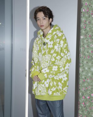 Jin Suzuki Instagram - .
@prada 
#CassxPrada 

PRADAとアーティスト"カシアス・ハースト"の
スペシャルコラボスニーカーを世界3000足限定で
グローバルローンチ。
記念して、アメリカ、ロンドン、日本の世界3都市限定でイベントを開催！