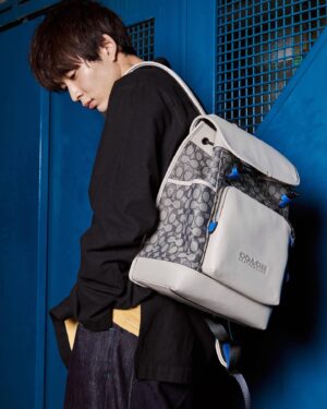 Jin Suzuki Instagram - .
@coach 
#CoachNY