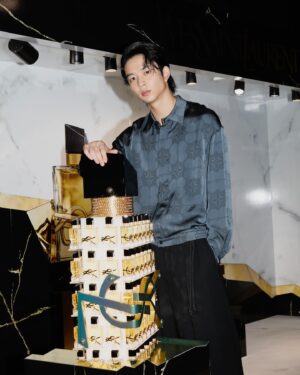 Jin Suzuki Instagram - .
YSLアイコン フレグランス『LIBRE』
表参道ヒルズでポップアップスタンド
『YSL LIBRE STAND』開催中。
4つの香りがあり自分に合ったものを探せると思います
是非立ち寄ってみてください

#YSLリブレ　
#リブレオーデトワレ
#pr